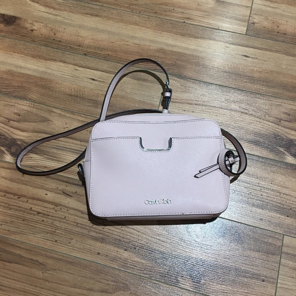 Clavin Klein Crossbody (baby pink)